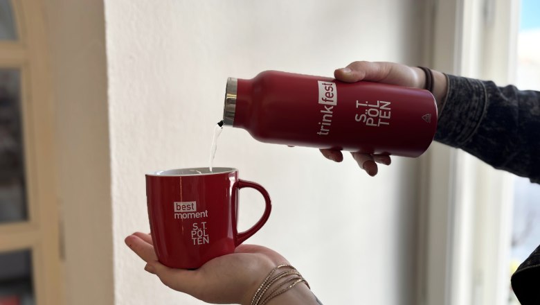 Trinkflasche und Kaffeehäferl, © Marketing St. Pölten GmbH Trinkflasche und Kaffeehäferl, © Marketing St. Pölten GmbH