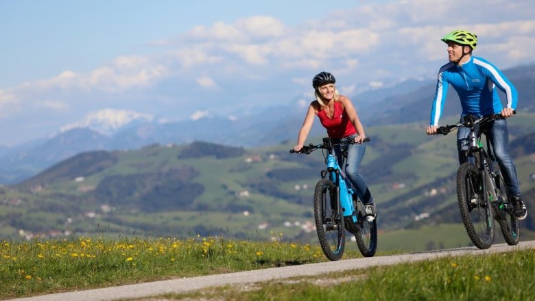 Entlang der sanften Hügeln des Mostviertels radeln, © schwarz-koenig.at Entlang der sanften Hügeln des Mostviertels radeln, © schwarz-koenig.at