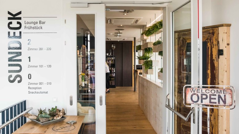 Eingang Loungebar, © Das Alfred Eingang Loungebar, © Das Alfred