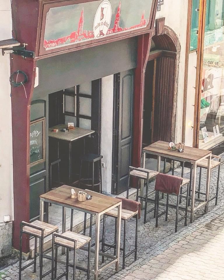 Café Bar Mittndrin