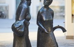 Tratschende Frauen, Herrenplatz