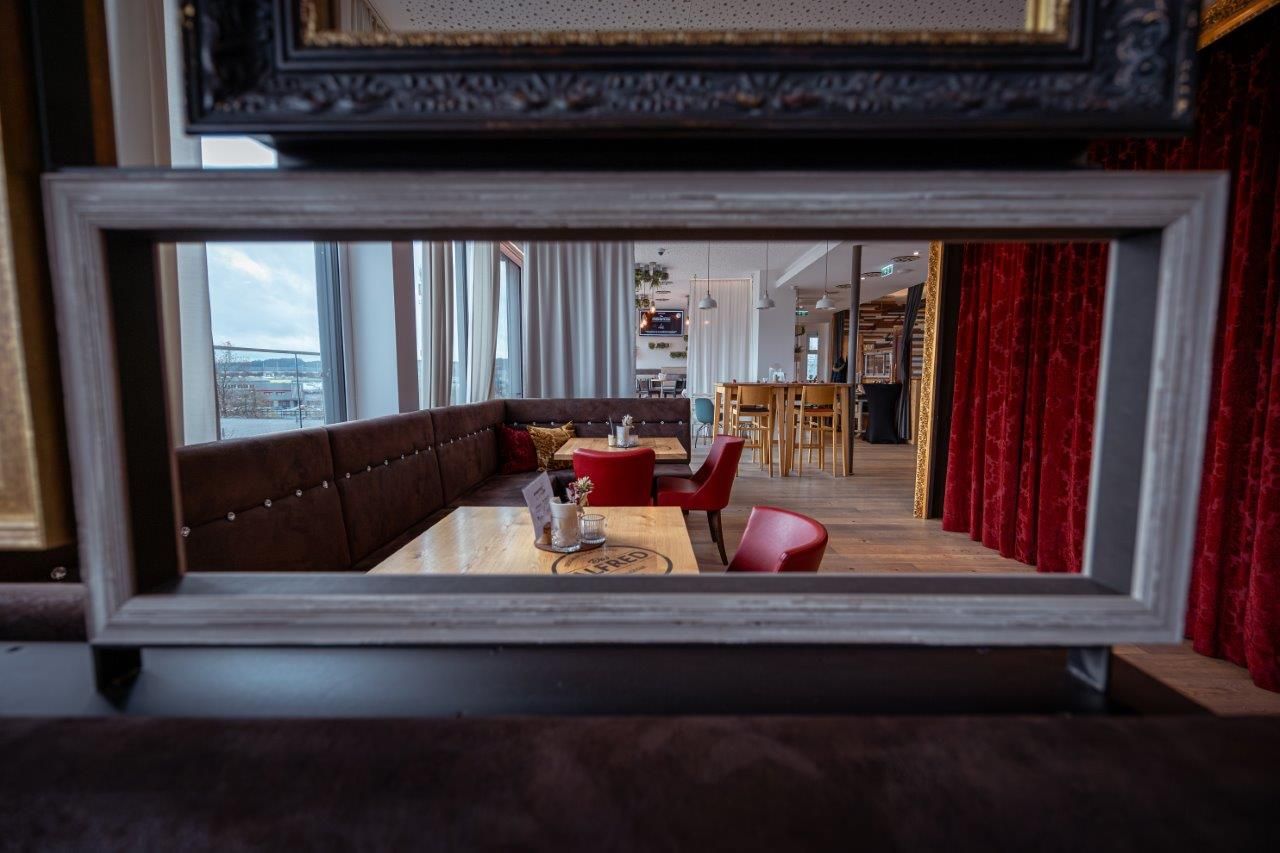 Lounge Bar 