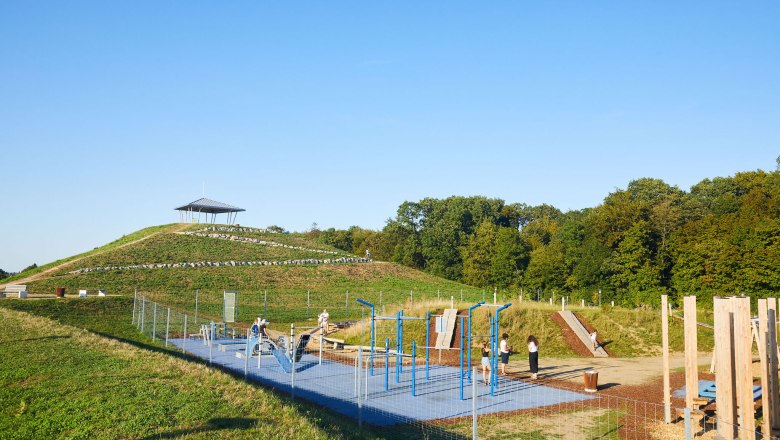 Iceberg tip, &copy; Rupert Pessl