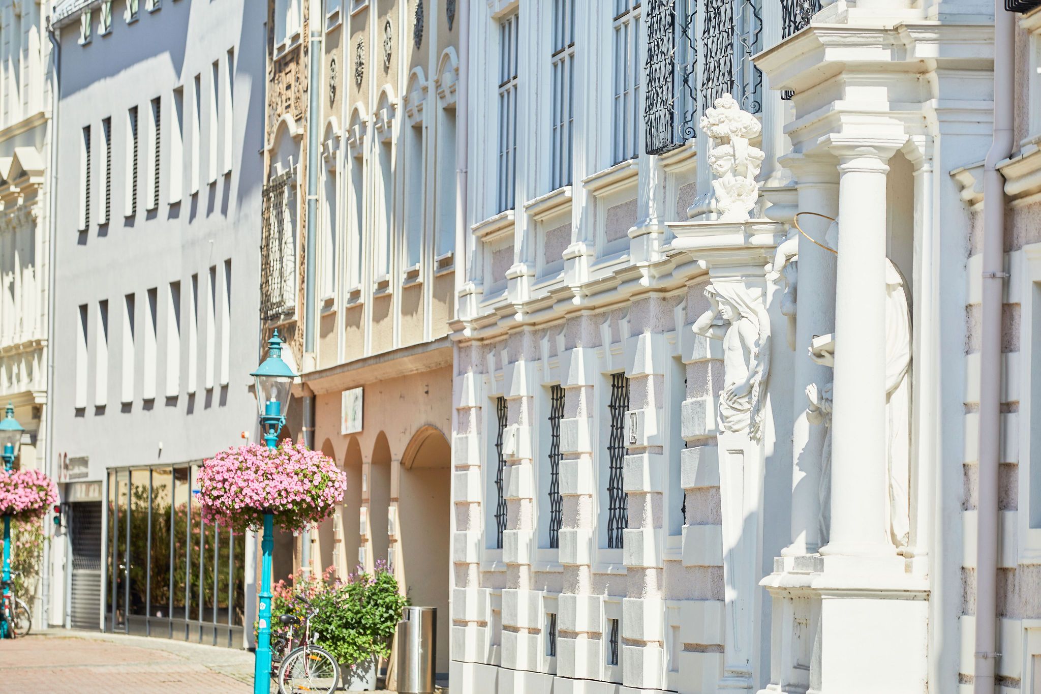 Linzerstraße, engl. Fräulein