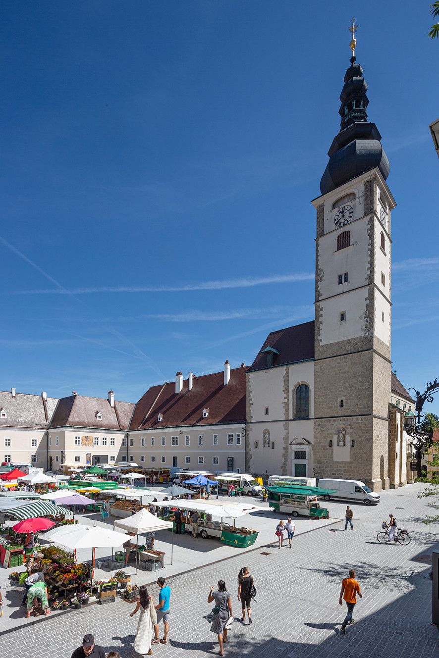 Wochenmarkt am Dom- & Herrenplatz
