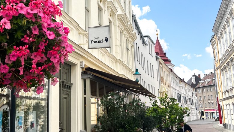 Emmi Caf&eacute; and Pastry Shop, &copy; Emmi