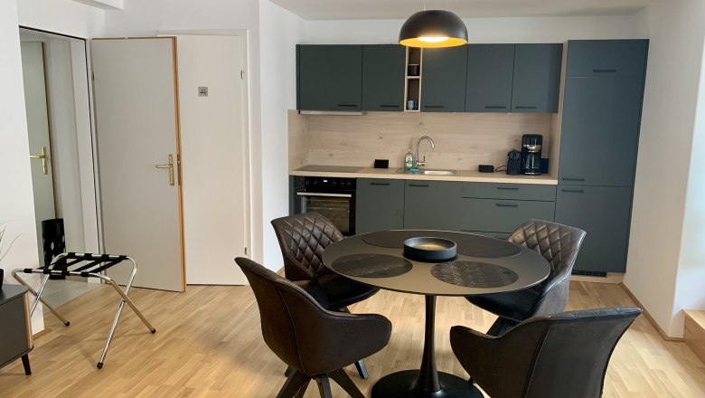 Dining area in the Aelium Cetium vacation apartment, © Martina Kaplan