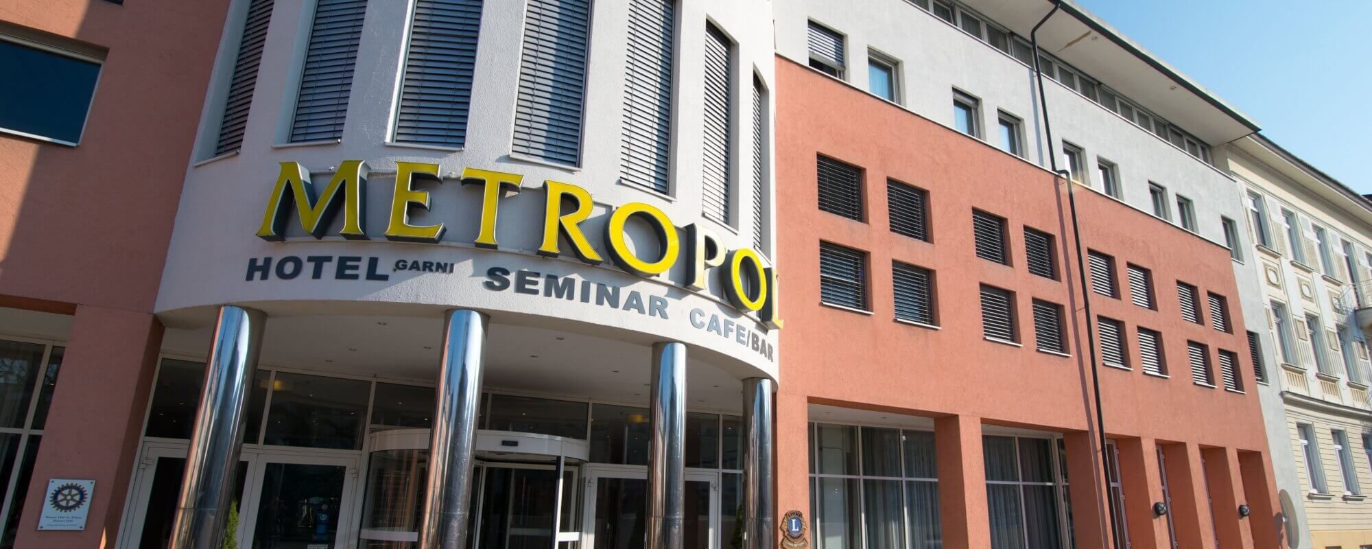 metropol-aussenansicht