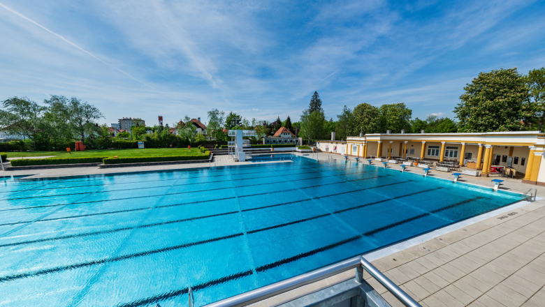 Citysplash Swimming Pool &amp; Bistro, © 360 Studios