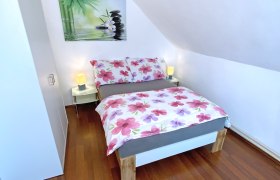 Bedroom, &copy; Mag Jacqueline Hauser