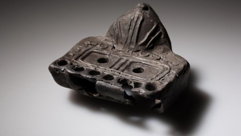 Multi-flame Roman oil lamp from the 2nd/3rd century from the cathedral square, &copy; Stadtmuseum St. P&ouml;lten/N Gail Wien