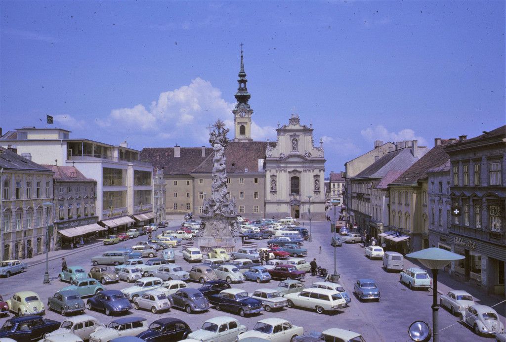 Rathausplatz 1964