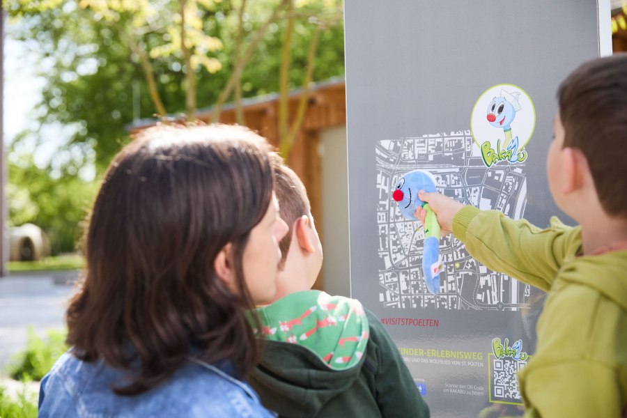 BAKABU &amp; the wolf song of St. P&ouml;lten, &copy; Rupert Pessl