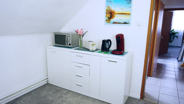 Kitchen, &copy; Mag Jacqueline Hauser