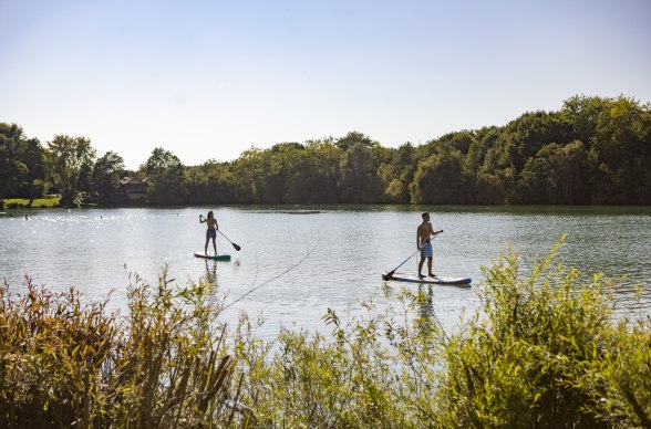 Stand-Up-Paddling at the Lake, © Schwarz König 