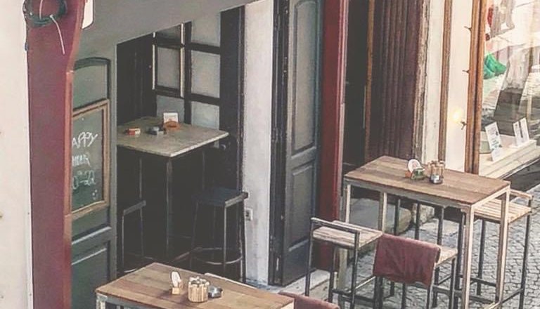 Caf&eacute; Bar Mittndrin, &copy; Mittndrin | Hubner