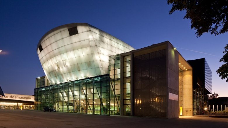 Außenansicht Festspielhaus St. Pölten, © Werner Jäger