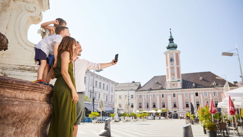 Rathausplatz, © Rupert Pessl