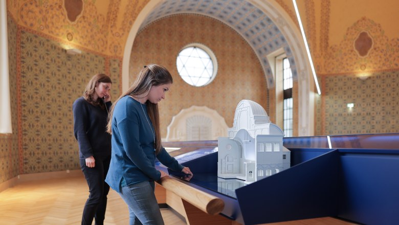 Permanent presentation "The synagogue and its community", &copy; N&Ouml; Museum Betriebs GmbH, Foto: Daniel Hinterramskogler