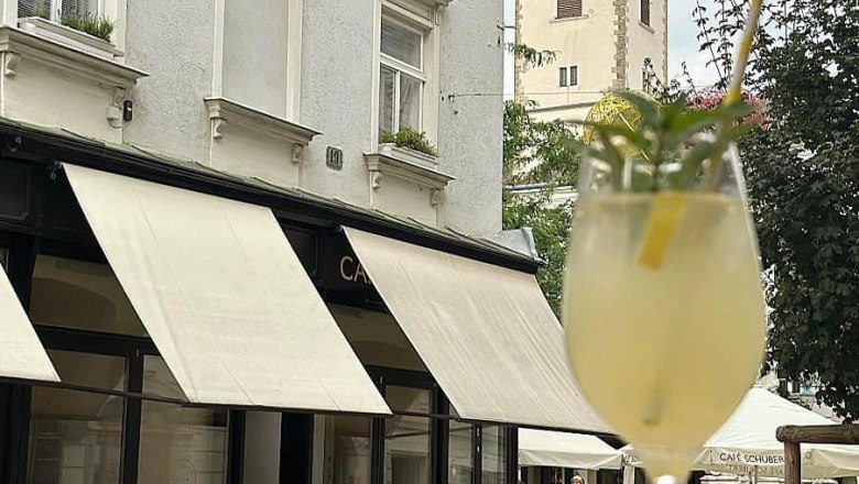 Caf&eacute; Bar Mittndrin, &copy; Mittndrin | Hubner